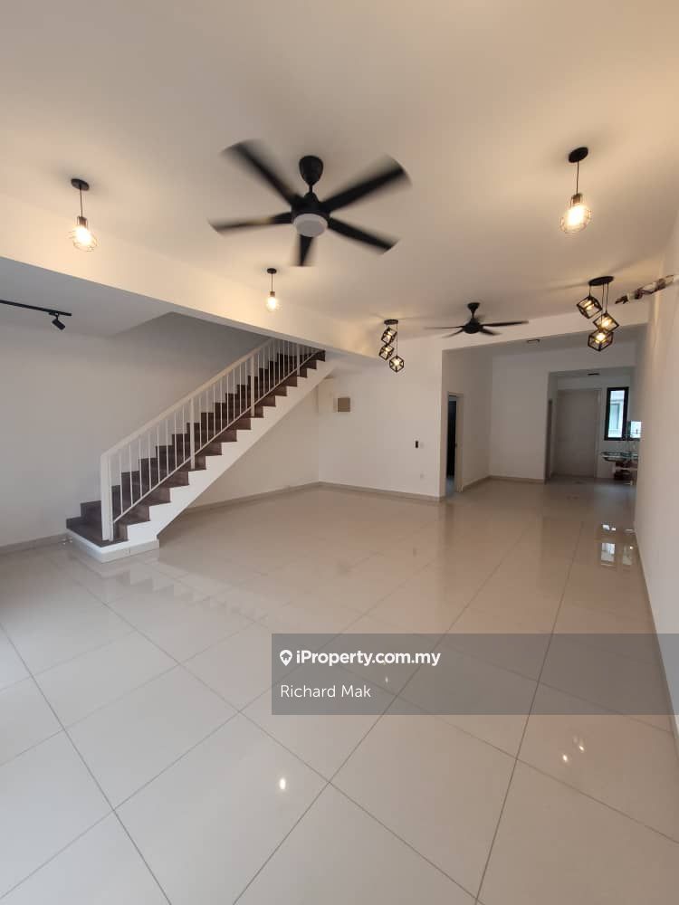 Kyra 2, Bandar Bukit Raja, Klang 2sty Terrace/Link House 4 bedrooms for rent