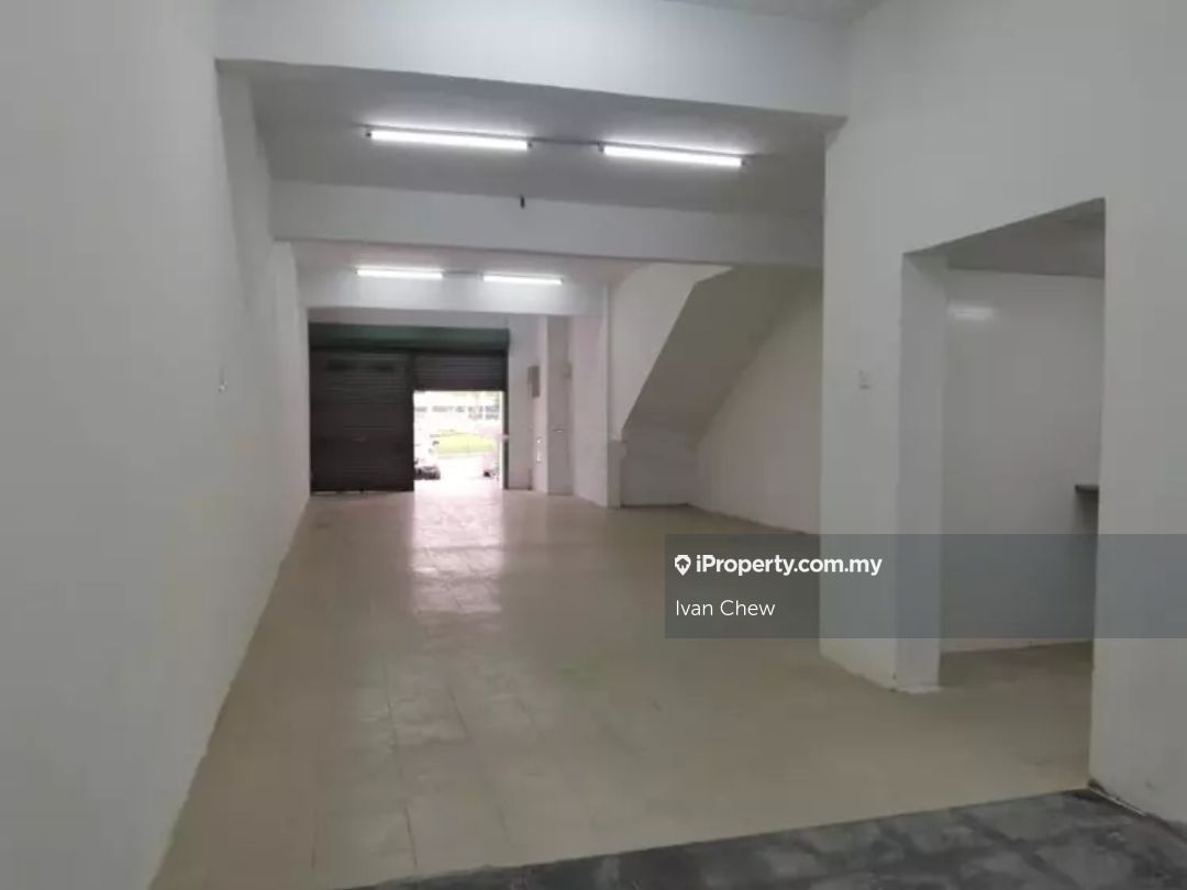 Putra Walk Ground Floor Shop Equine Park Seri Kembangan Shop For Rent Iproperty Com My