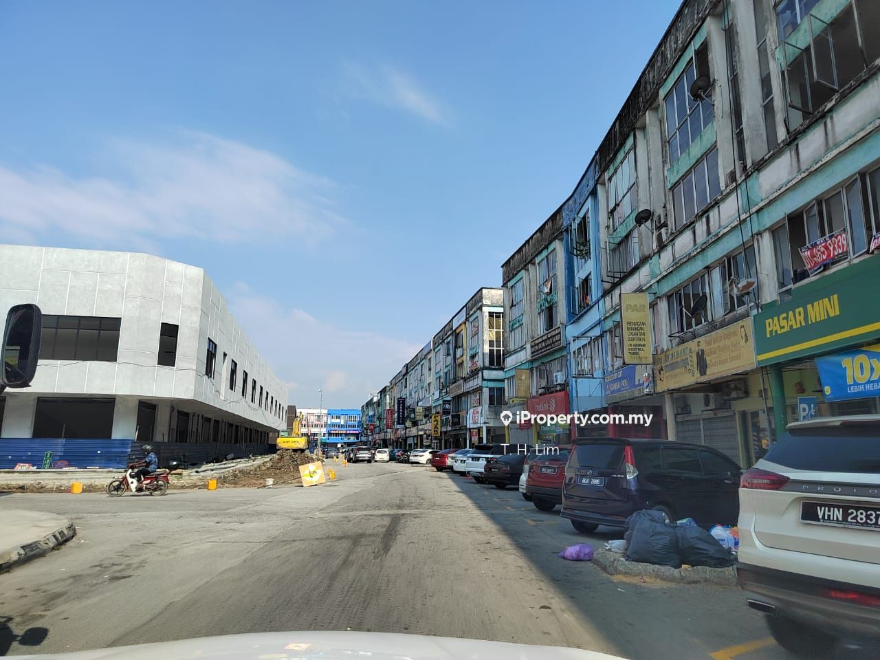 Shah Alam shop facing main road near Eco Rm2 , Pasar, Mydin, Shah Alam