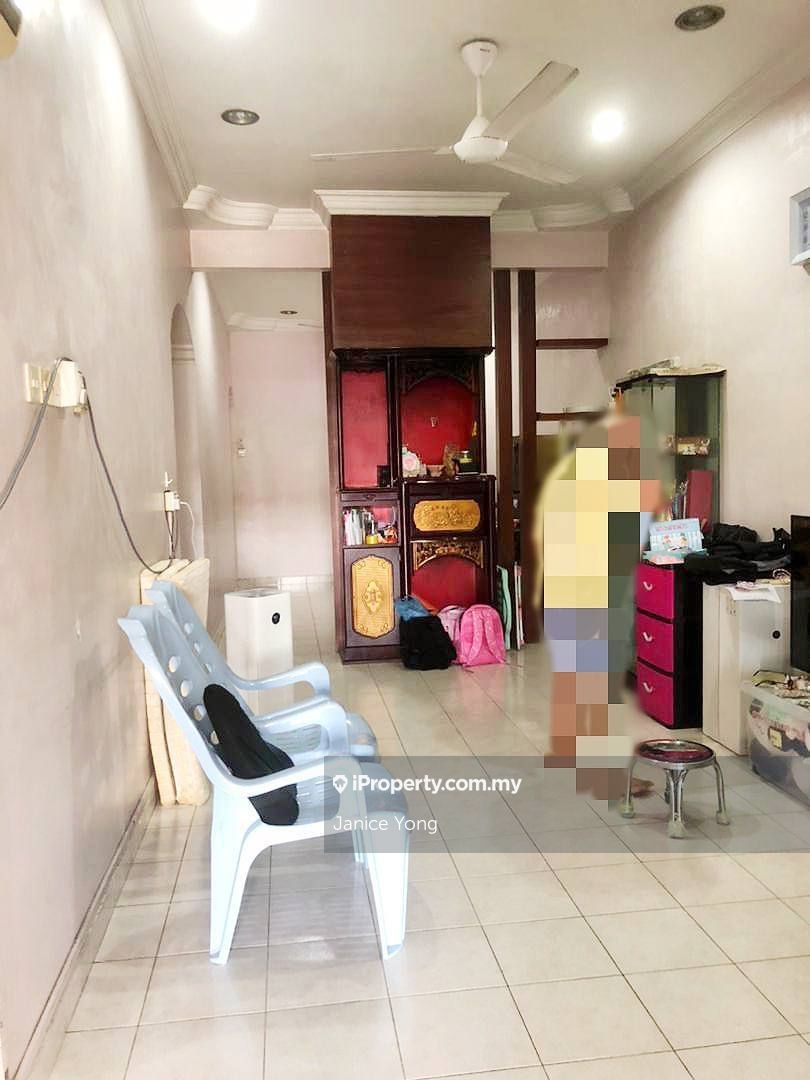 Bandar Putra Kulai Jalan Merbuk, Kulai Intermediate 1sty Terrace/Link