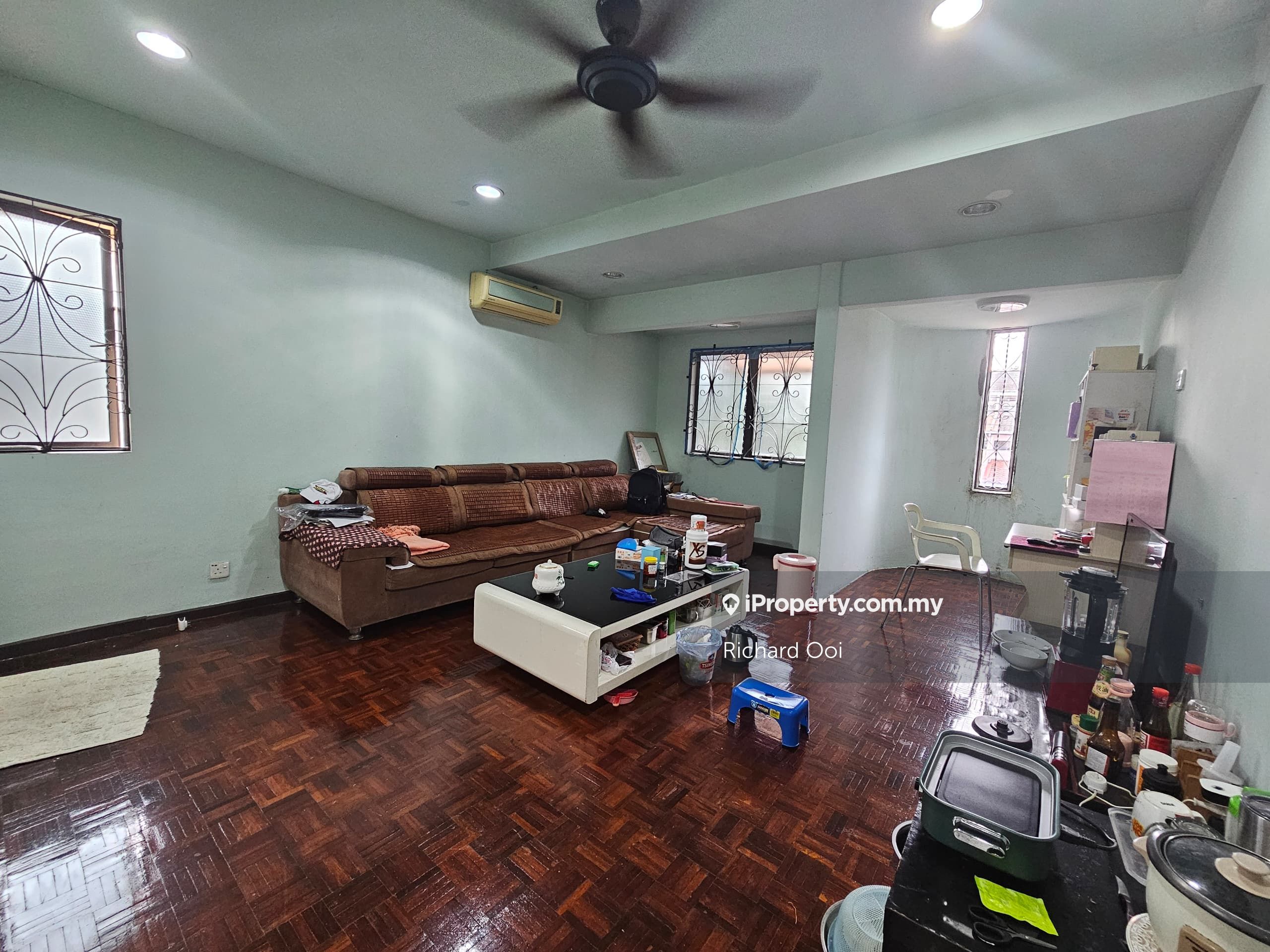 SS14, Subang Jaya Intermediate Semidetached House 8+1 bedrooms for