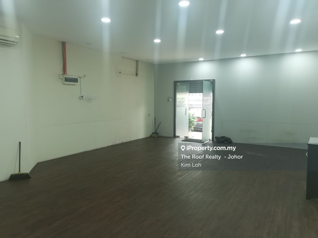 Shoplot Ground Floor Taman Molek Johor Bahru, Johor Bahru ShopOffice