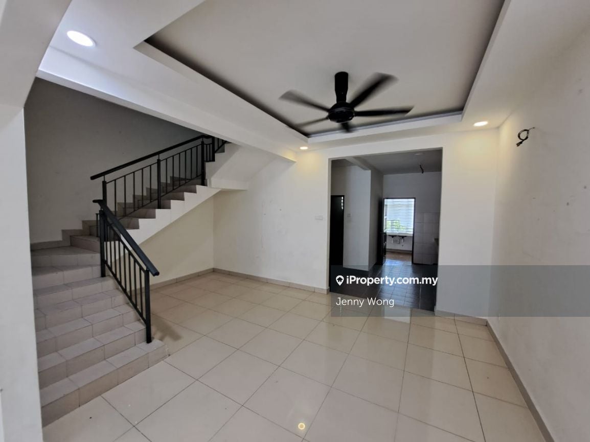 Sungai Merab, Kajang 3sty Terrace/Link House 5 bedrooms for rent