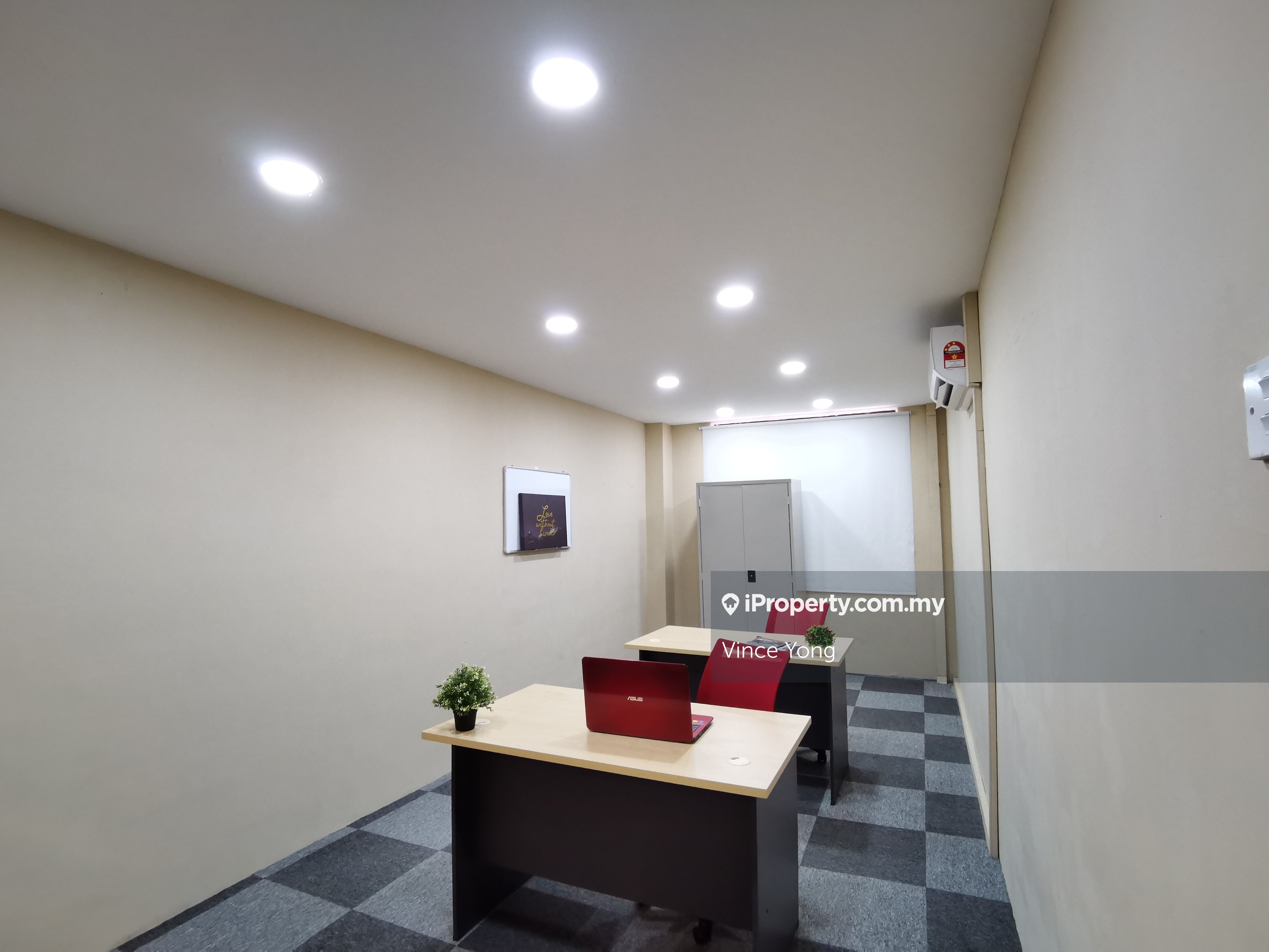 Private Office for Rent in Klang, Bandar Bukit Tinggi for rent RM750