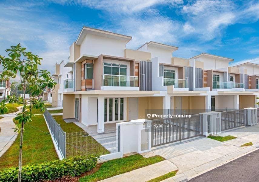 BANDAR DATO ONN DOUBLE STOREY CORNER HOUSE, Johor Bahru Corner lot 2sty Terrace/Link House 4