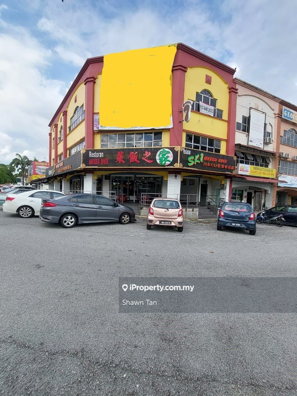 Pusat Perdagangan, Seri Kembangan Corner lot ShopOffice for rent