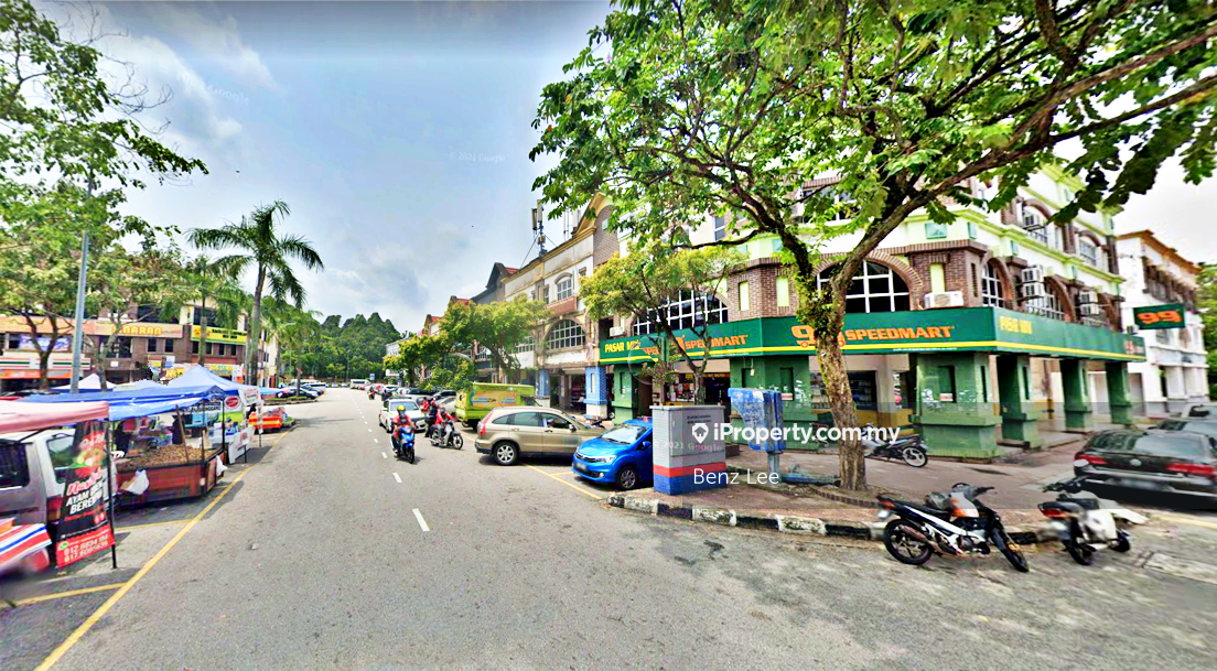 Seksyen 8 Taman Pekaka Corner 3 Storey Shop For SALE (Main Road), Taman