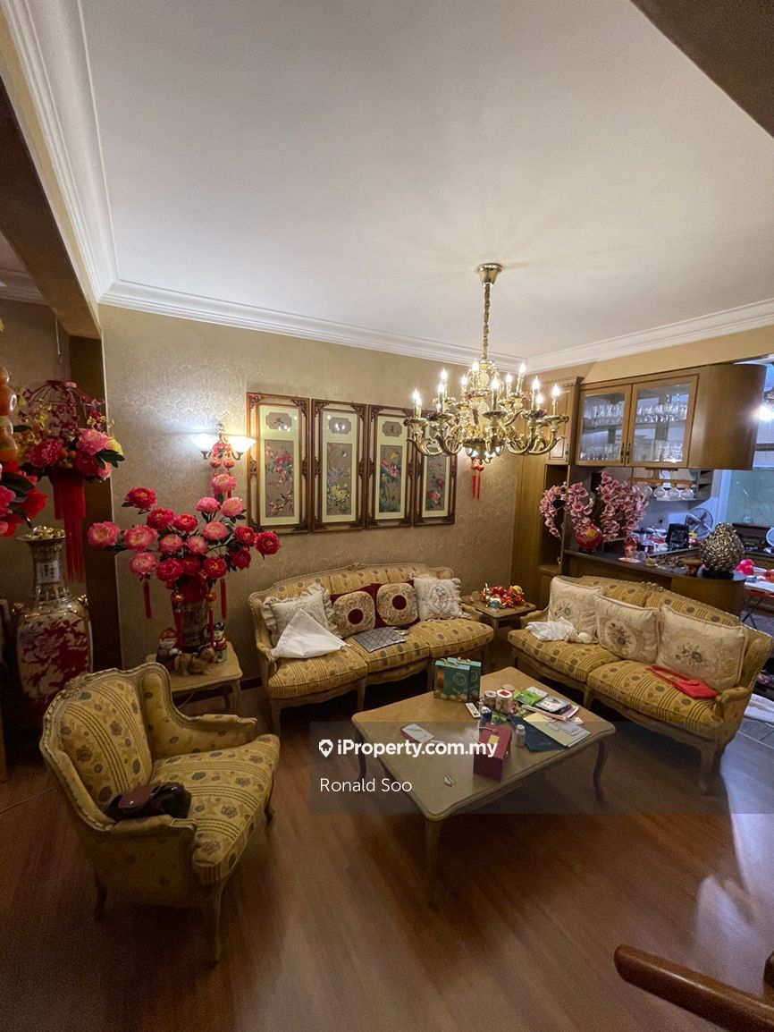 Taman Tasik Indah, Jalan Ipoh Intermediate 3sty Terrace/Link House 6 bedrooms for sale