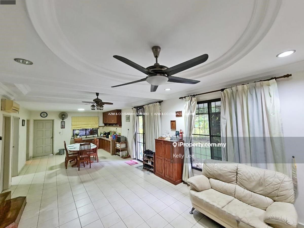 Taman Ujana Kingfisher, Corner Lot , Likas 2.5sty Terrace/Link House 5