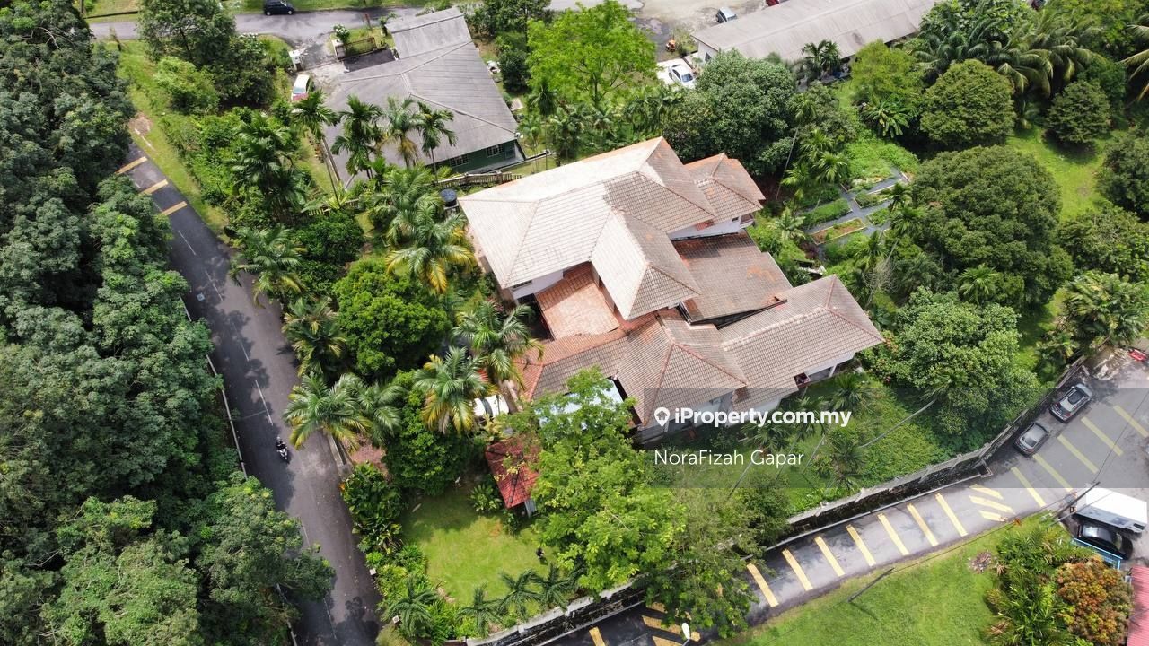 1 Acre Land With 3 Storey Bungalow House @Bukit Lanjan For Sale