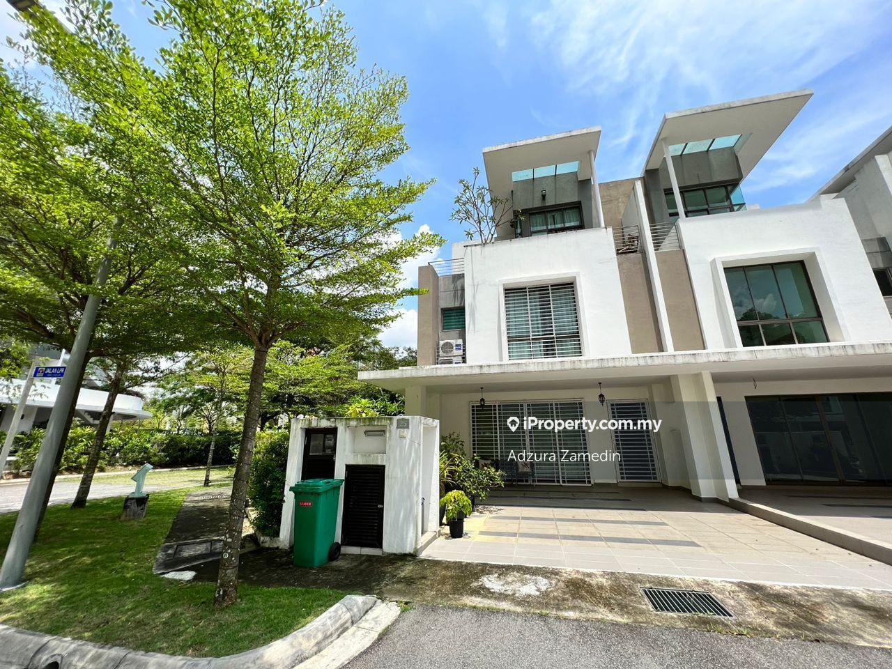 Lake Point Residence, Cyberjaya, Cyberjaya Corner lot 3sty Terrace/Link House 5+1 bedrooms for