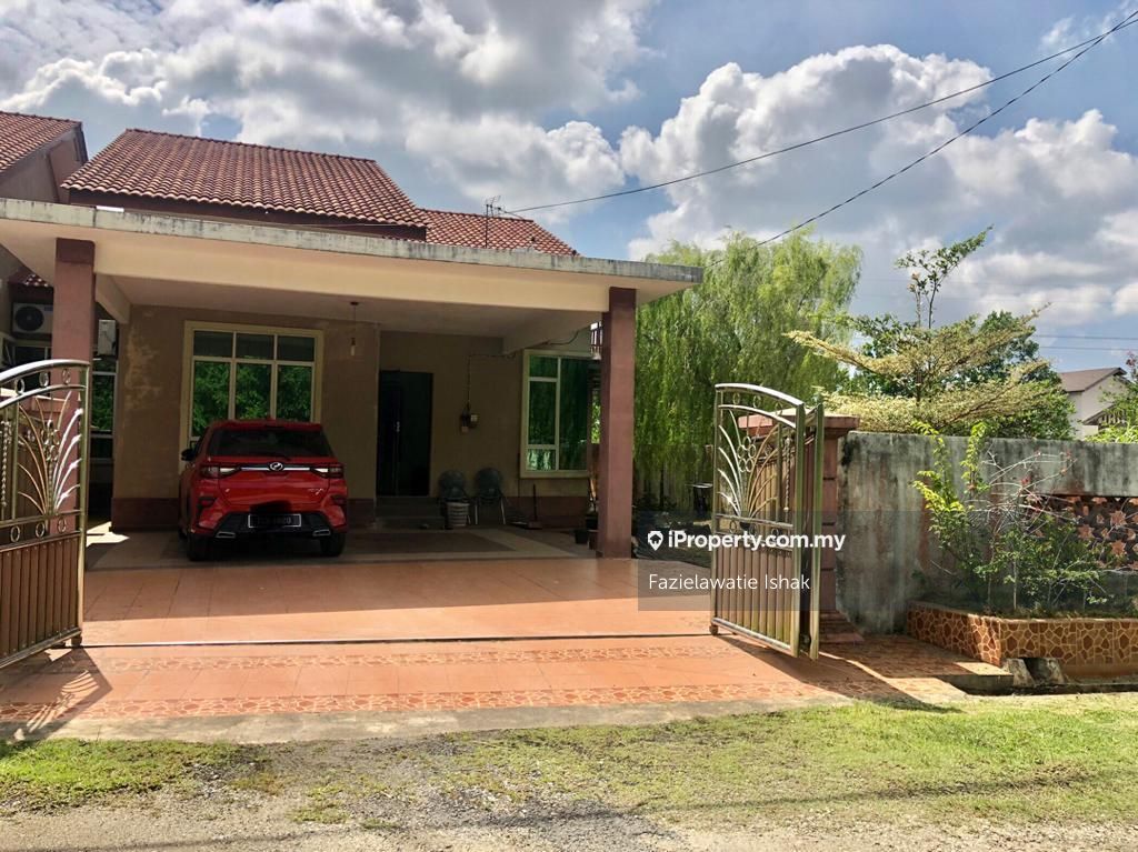 Semi - D Setingkat Taman Seroja Binjai Kemaman , Kemaman Semi 