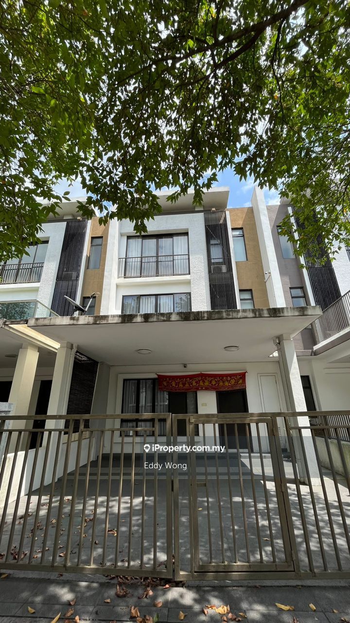 valencia, Sungai Buloh Intermediate 3sty Terrace/Link House 6 bedrooms for rent