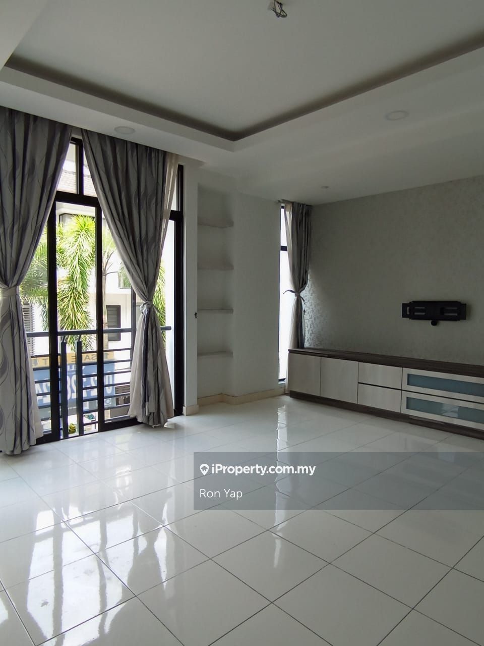 Valencia, Sungai Buloh 3sty Terrace/Link House 4 bedrooms for rent
