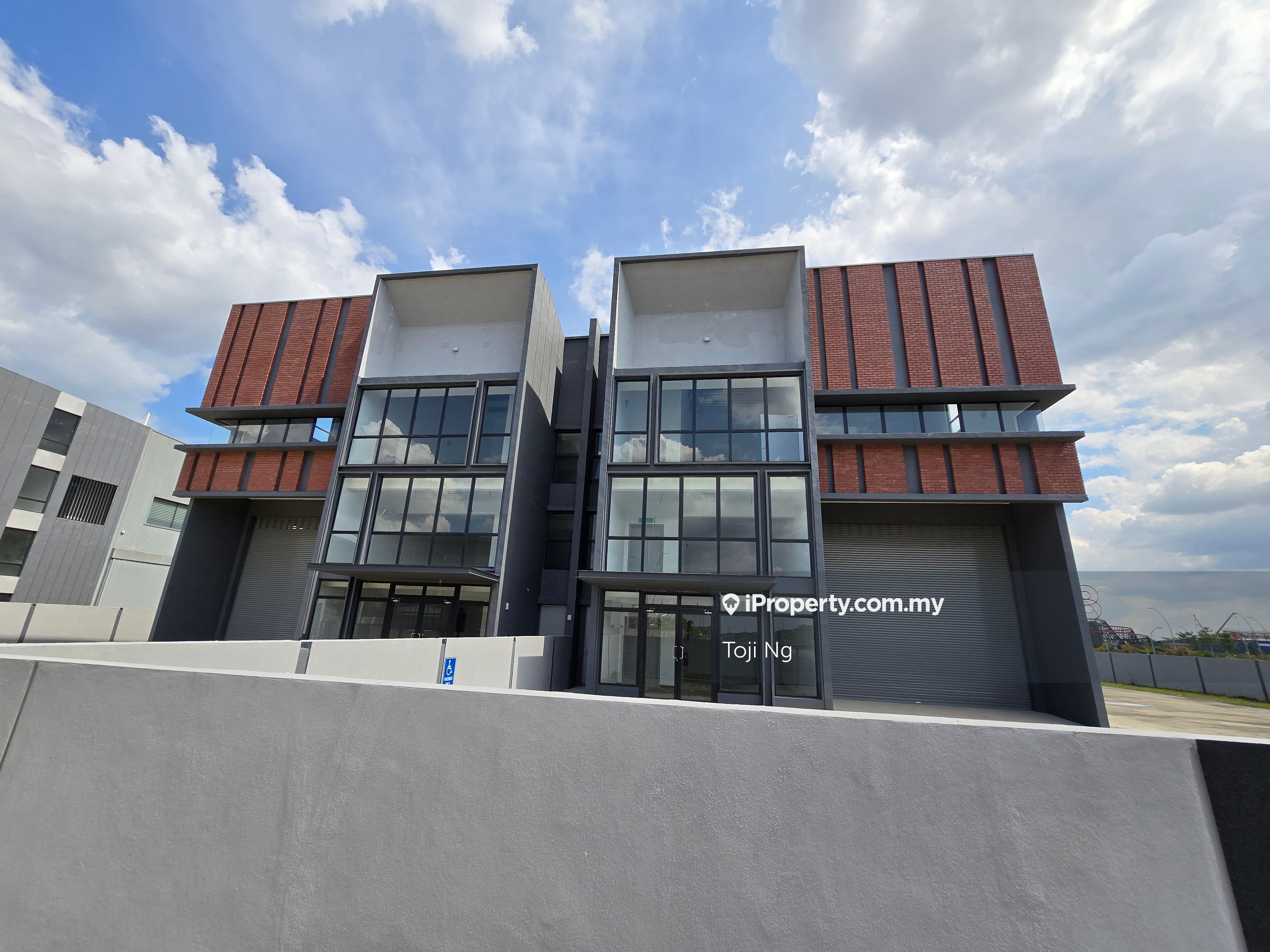 Semi-D Factory in Sungai Buloh — photo 7 of 7