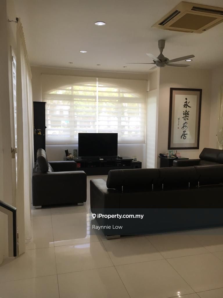 Tanjung Bungah 2.5sty Terrace/Link House 5 bedrooms for sale