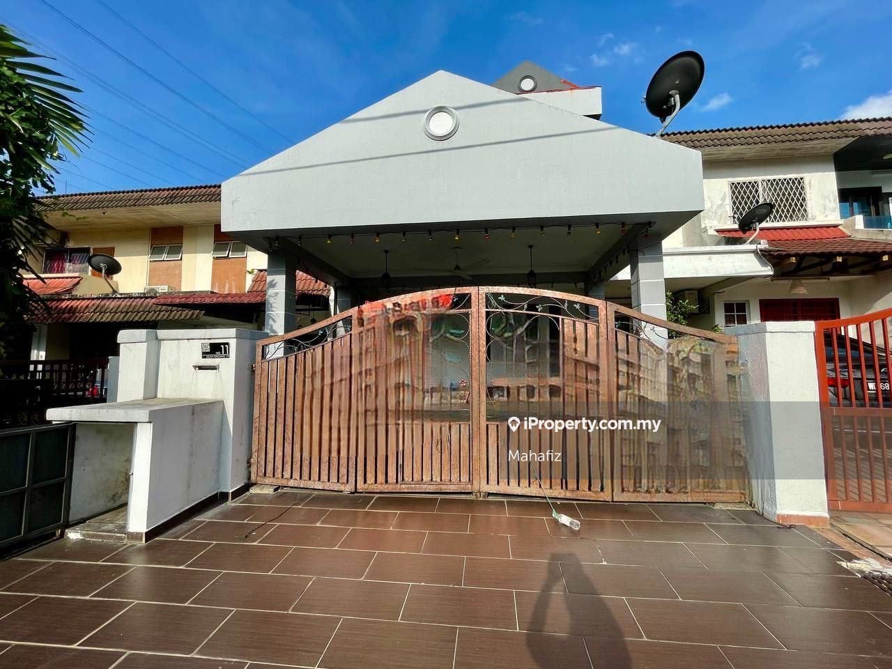 taman dagang jaya, Ampang 2sty Terrace/Link House 5 bedrooms for sale