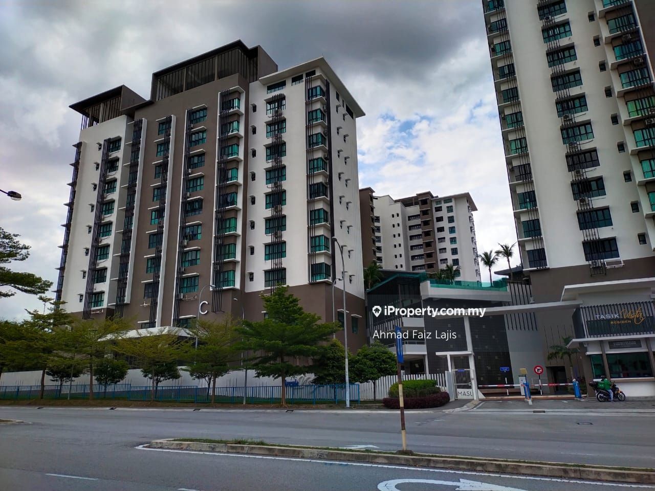 Lake Vista Residence (Tasik Vista Residen) Condominium 3 bedrooms for