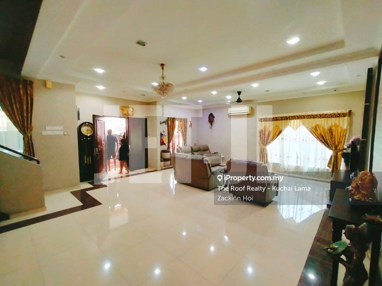 Taman Sejahtera, Jenjarom
