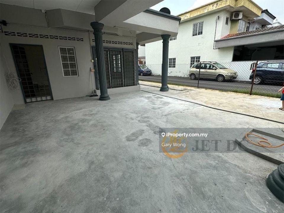 Tmn Mewah Baru Kg Jawa Klang Newly Refurbished, Klang End lot 2sty Terrace/Link House 4
