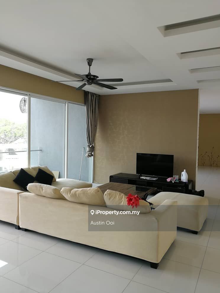 Central Park Condominium For Rent