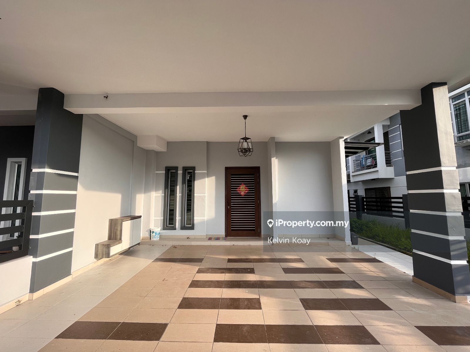 Taman Seri Austin, Johor Bahru Intermediate Cluster House 4 bedrooms
