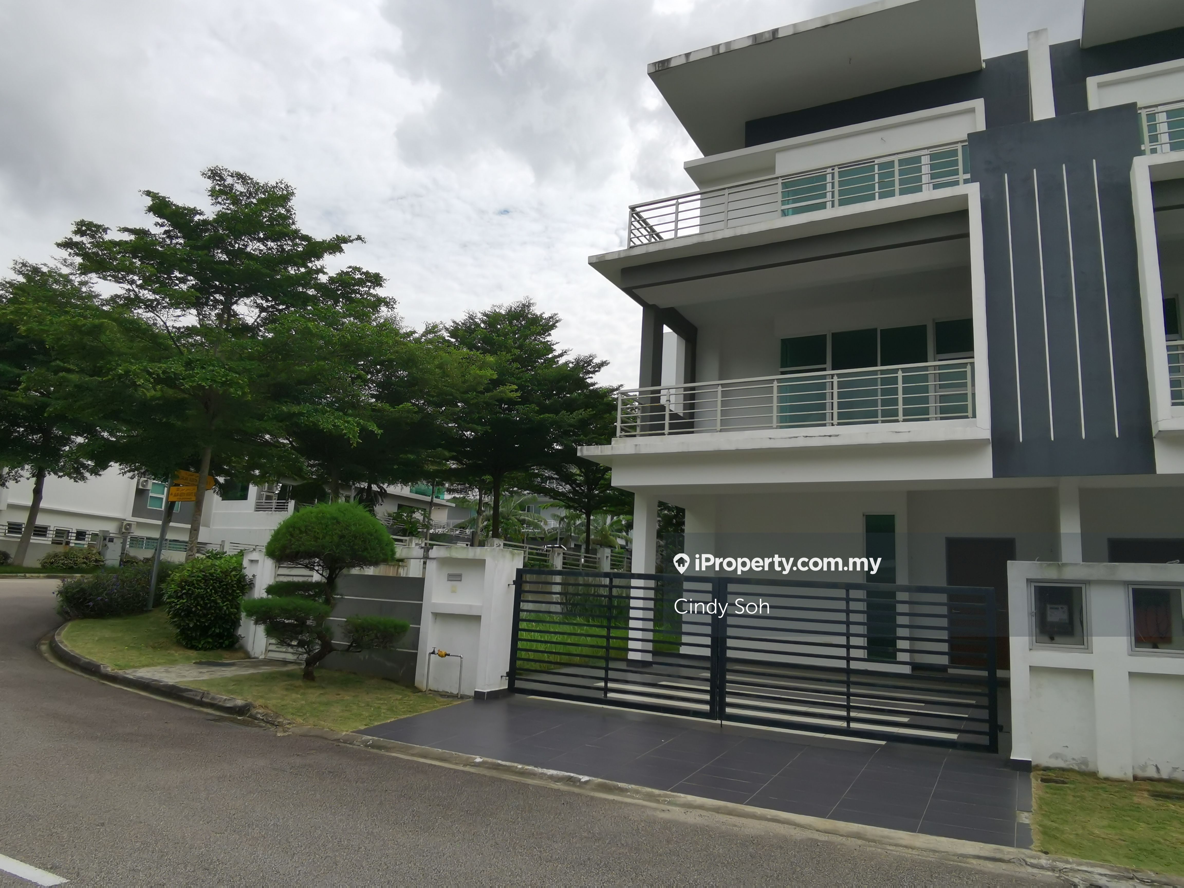 Austin Heights, Mount Austin, Johor Bahru, Johor Bahru Corner lot Cluster House 5+1 bedrooms for
