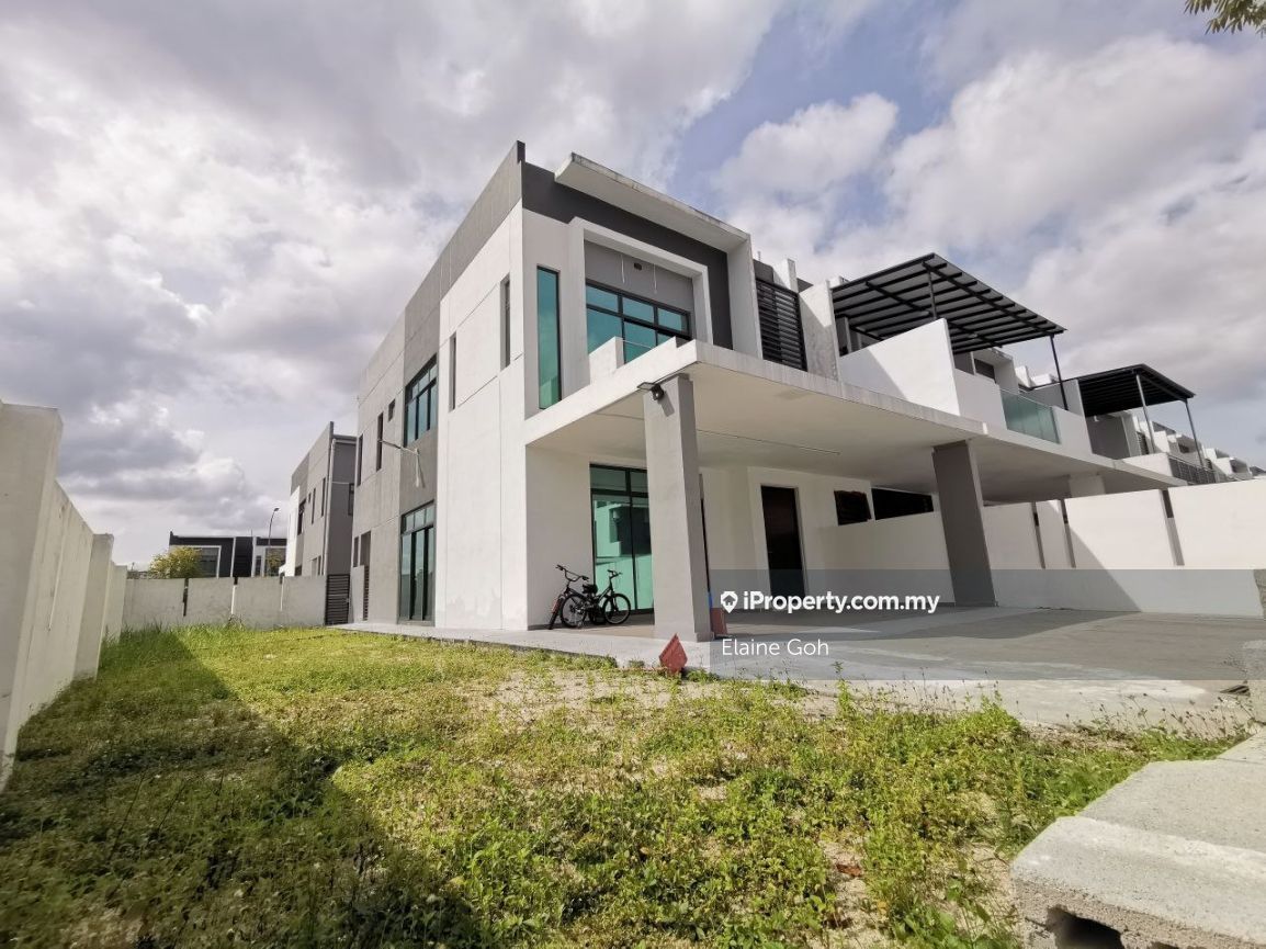 Taman Danga Sutera, Johor Bahru Corner lot 2sty Terrace/Link House 4