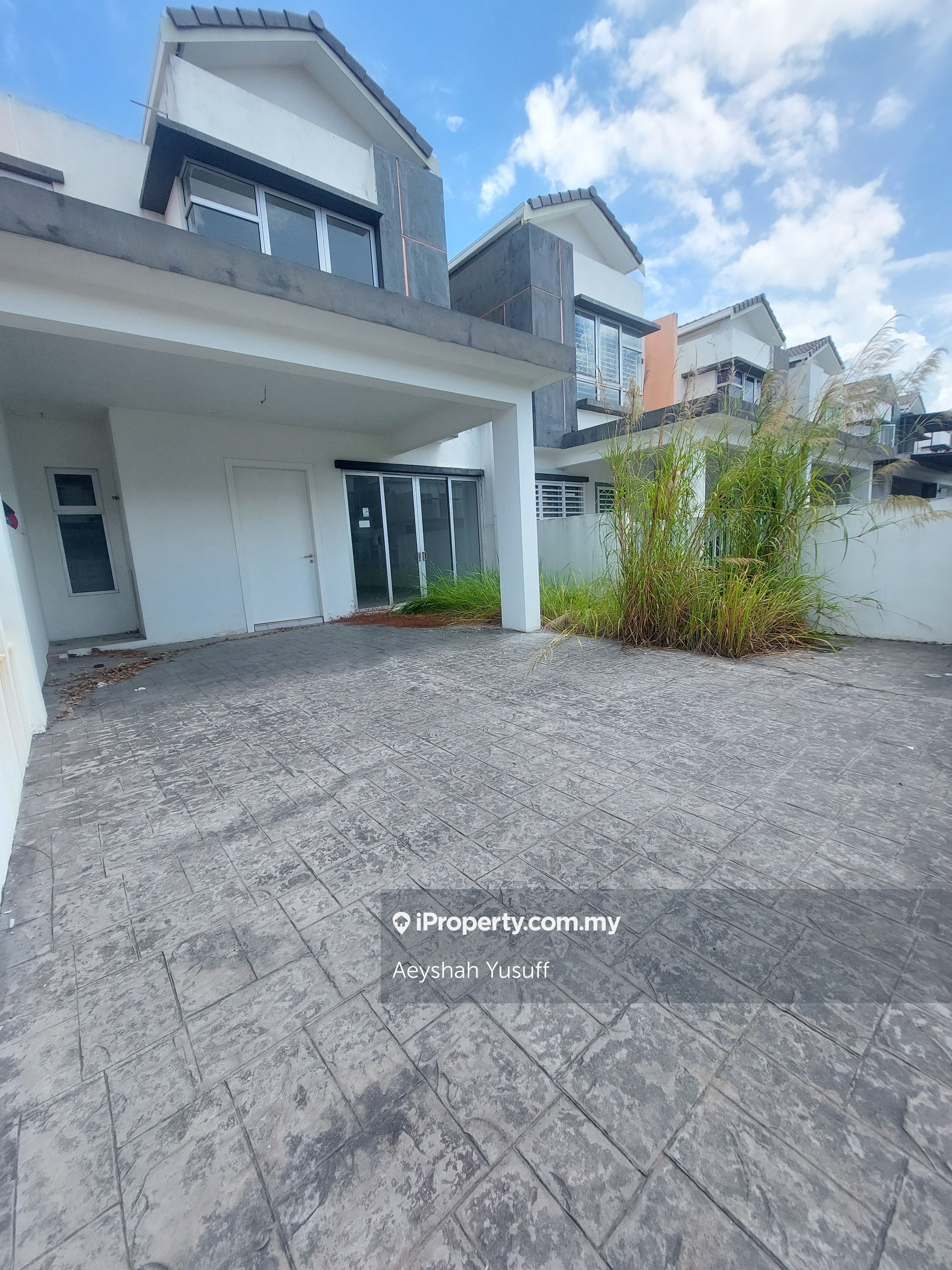 Bandar Hillpark, Bandar Puncak Alam Intermediate 2sty Terrace/Link House 4+1 bedrooms for sale