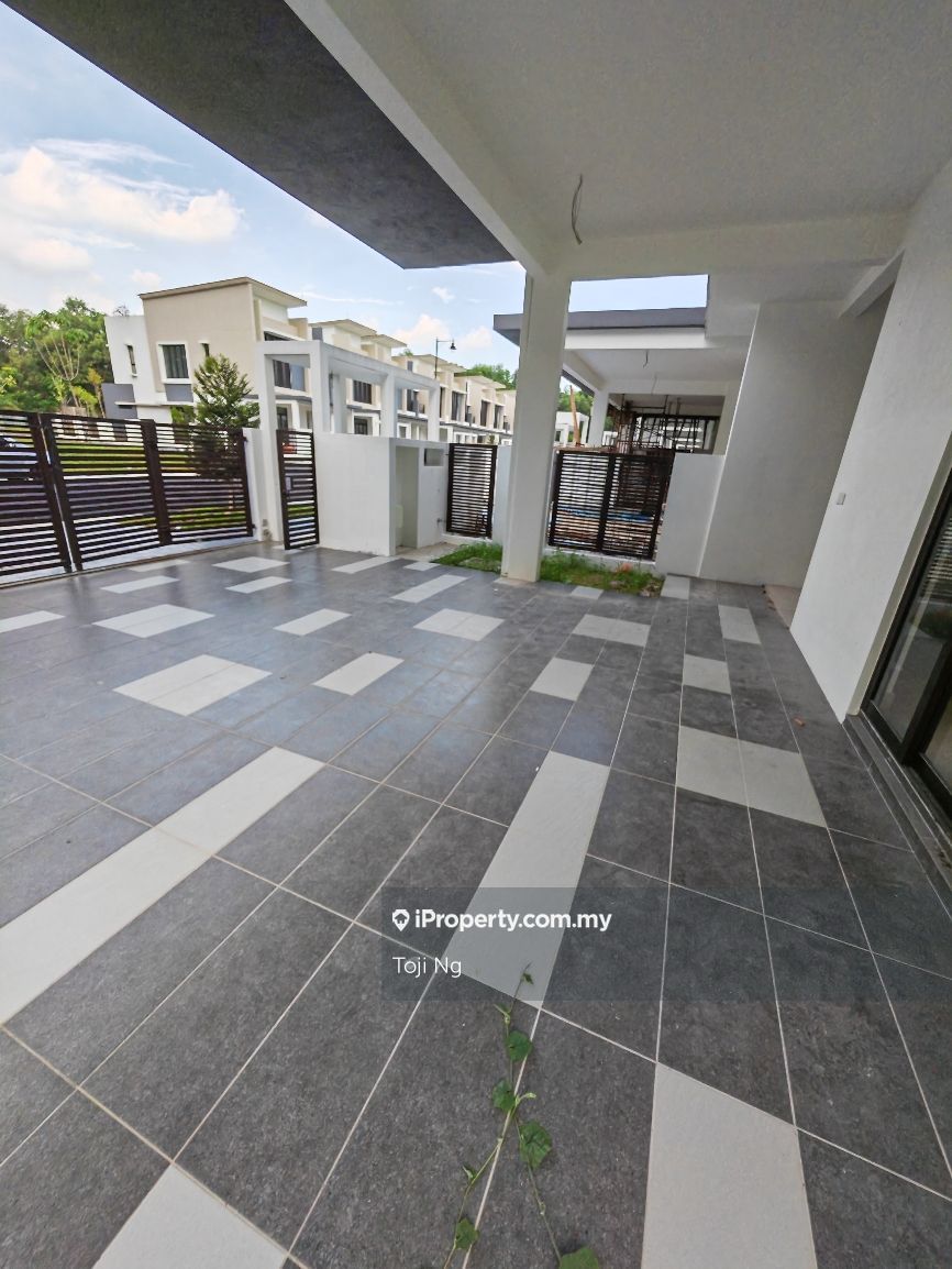 Terrace House in Bandar Kinrara — photo 5 of 17