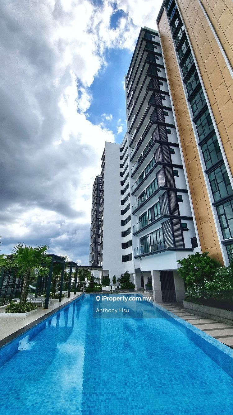 Royal Richmond Gold Corner lot Condominium 2 bedrooms for rent in