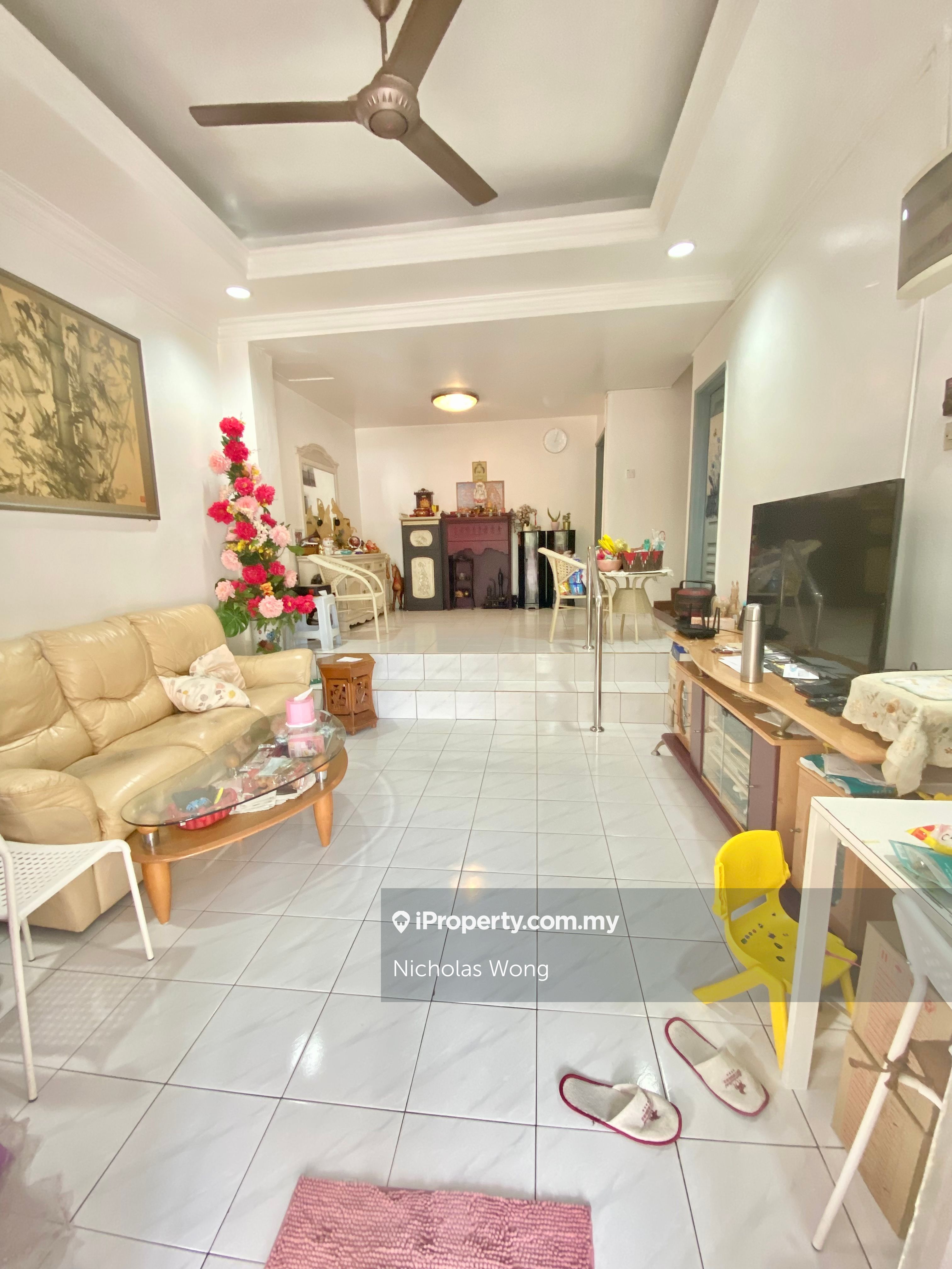 Casa Mila, Selayang Intermediate 2sty Terrace/Link House 4 bedrooms