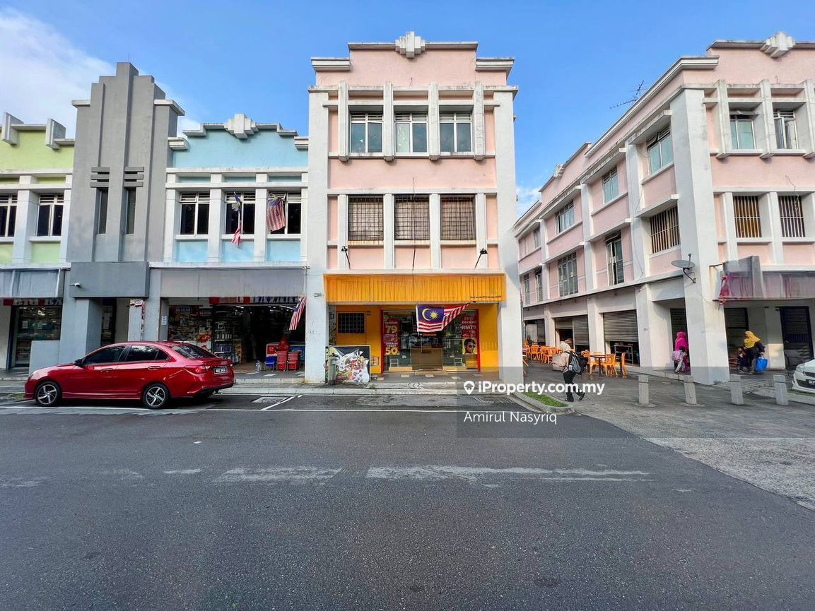 Shop Office Lot Presint 8, Freehold Corner Lot Facing Main Road Shop ...