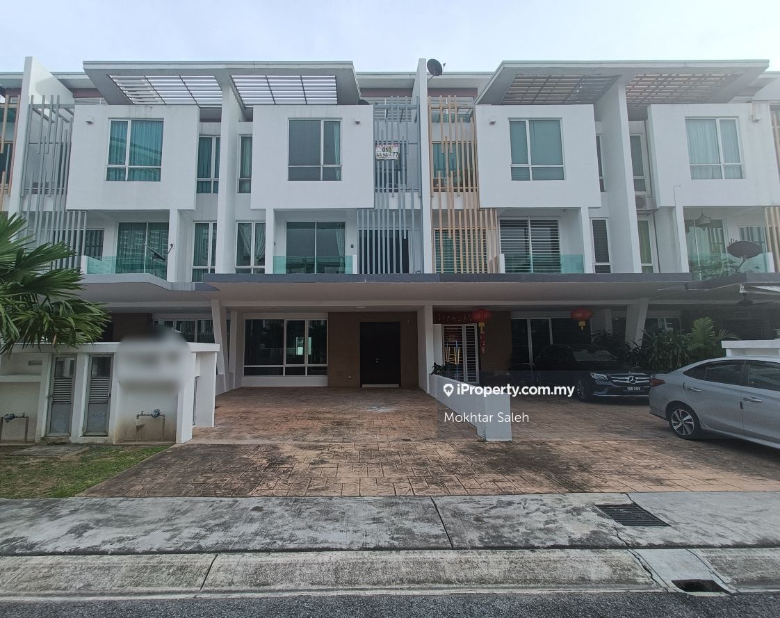 Cyberjaya 3sty Terrace/Link House 6 bedrooms for sale