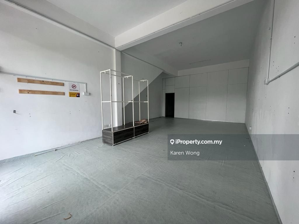 GROUND FLOOR SHOPLOT for Rent, READY with Partition SHOPLOT TAMAN