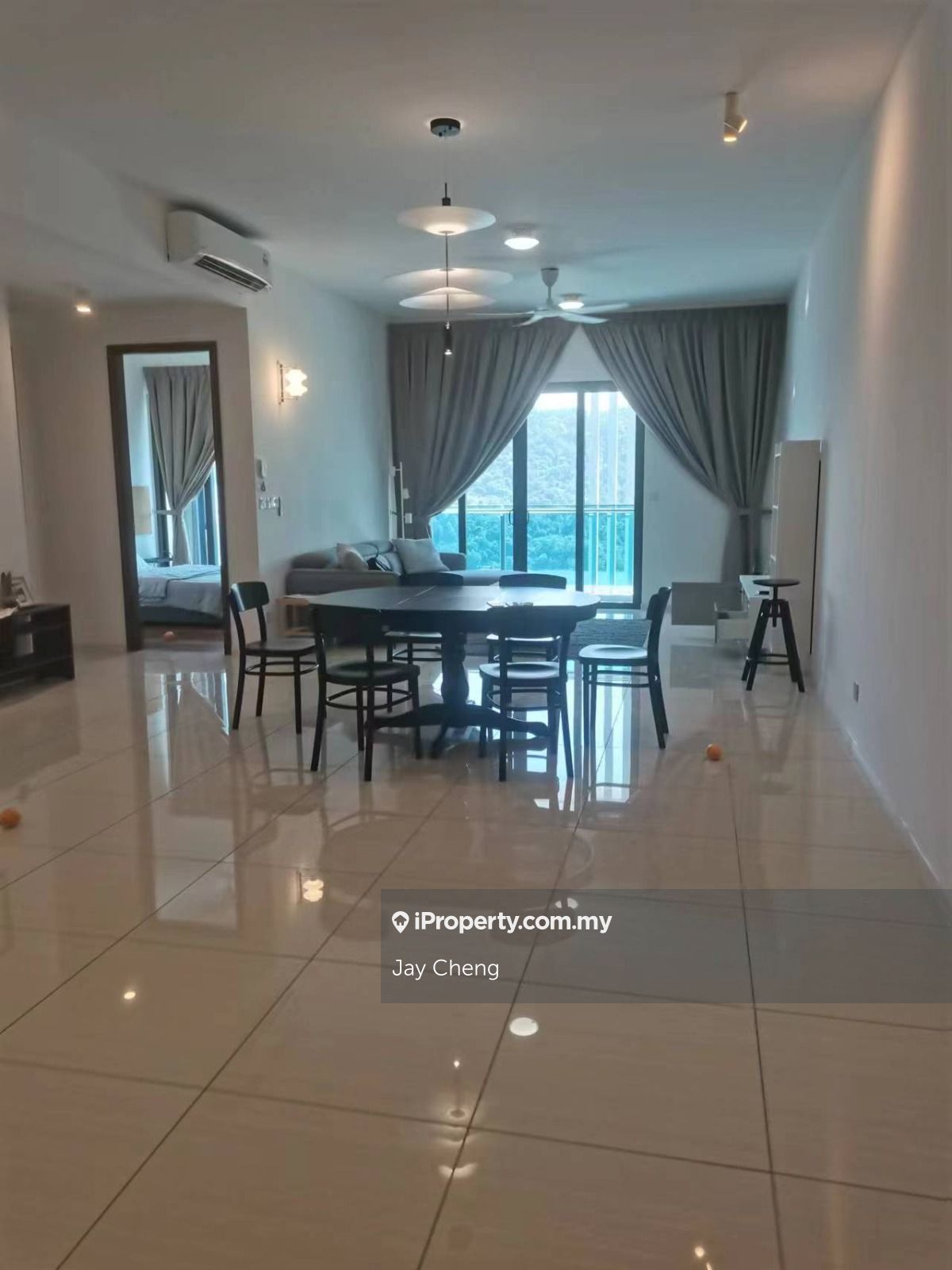 Queens Residences Q1 Queens Waterfront Condominium 3 bedrooms for
