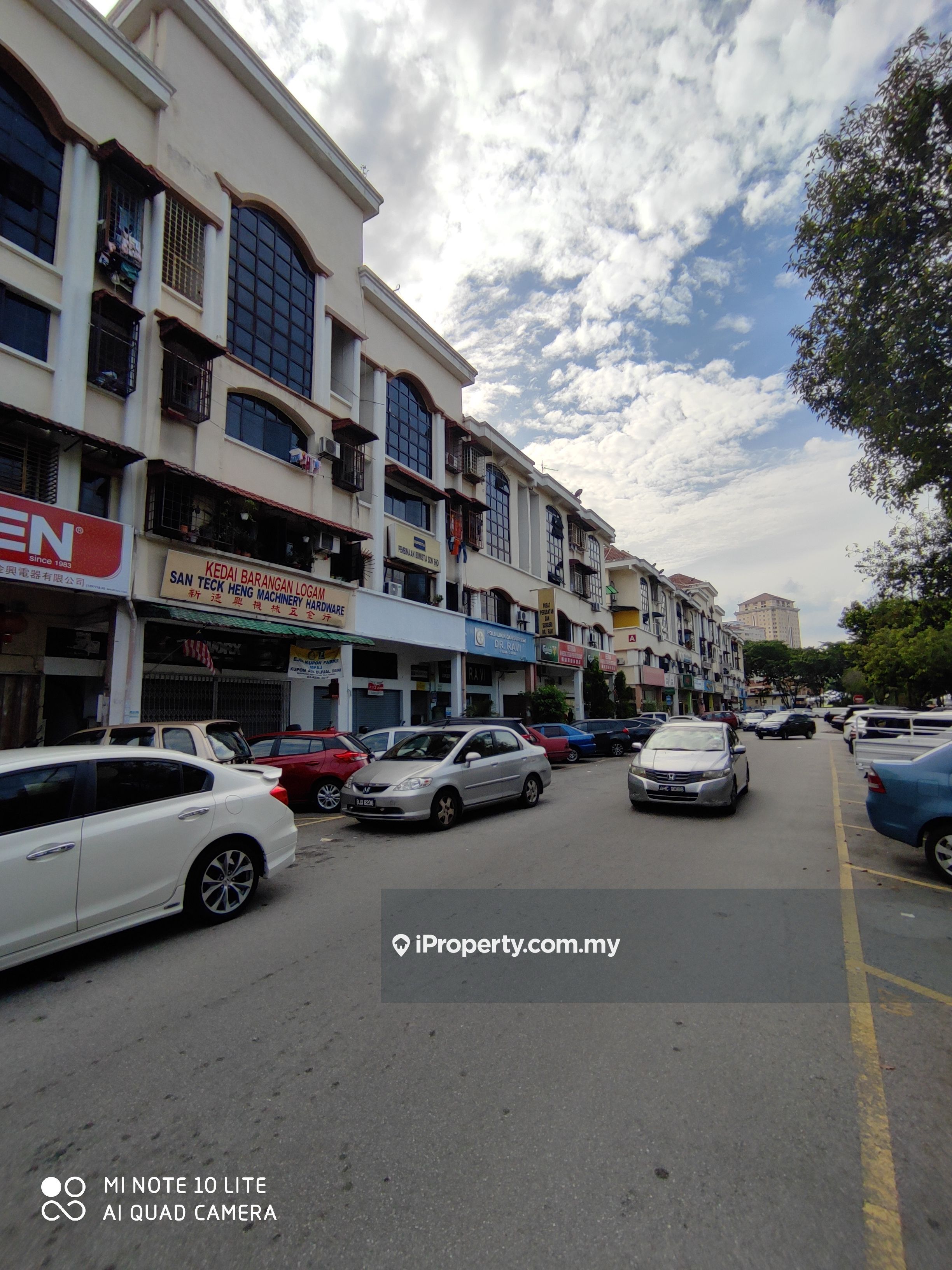 Taman Lembah Maju Corner Lot Apartment 3 Bedrooms For Sale In Ampang Selangor Iproperty Com My