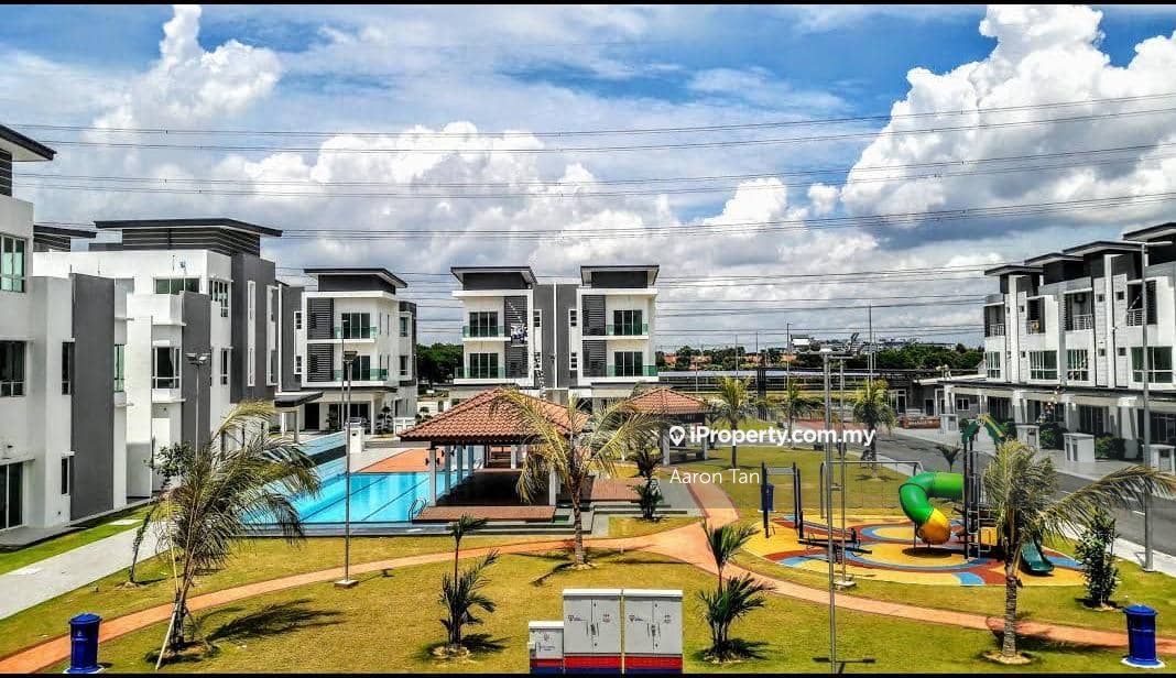 Setia Alam Bukit Raja , Klang Corner lot Semidetached House 7 bedrooms for rent