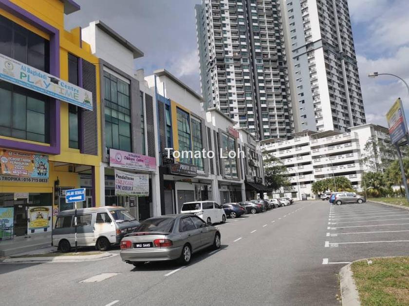 Taman Setia Tropika, Johor Bahru End lot Shop for sale