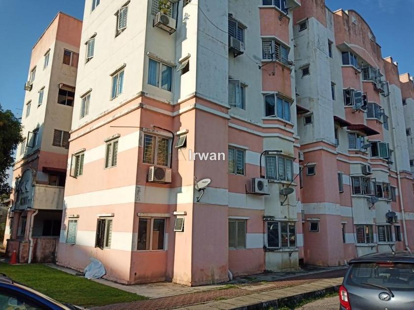 Pangsapuri Mutiara Subang Corner Lot Apartment 4 Bedrooms For Sale In Sungai Buloh Selangor Iproperty Com My