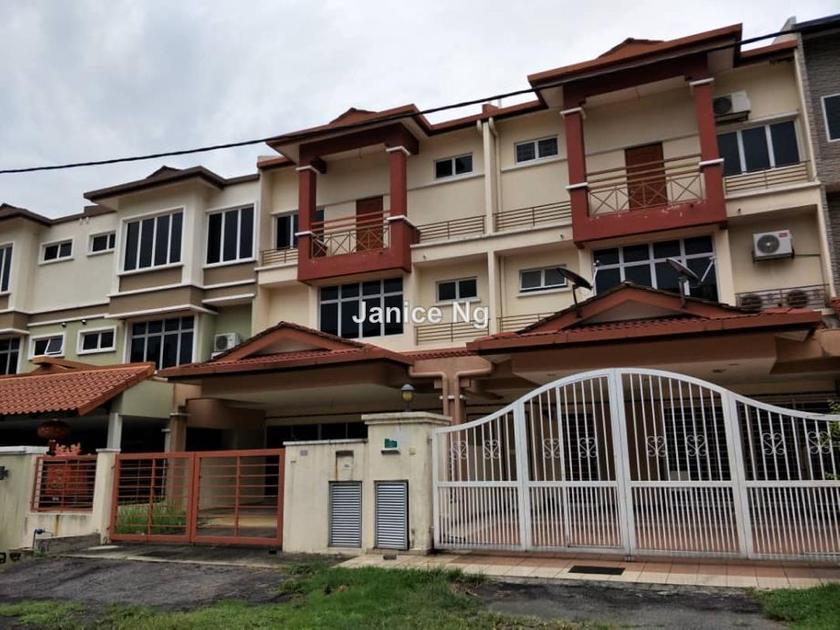 Taman Bukit Serdang, Seksyen 8, Seri Kembangan 2.5-sty Terrace/Link ...