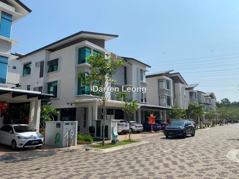 Taman Equine, Sunway EastWood, Seri Kembangan Intermediate Semi