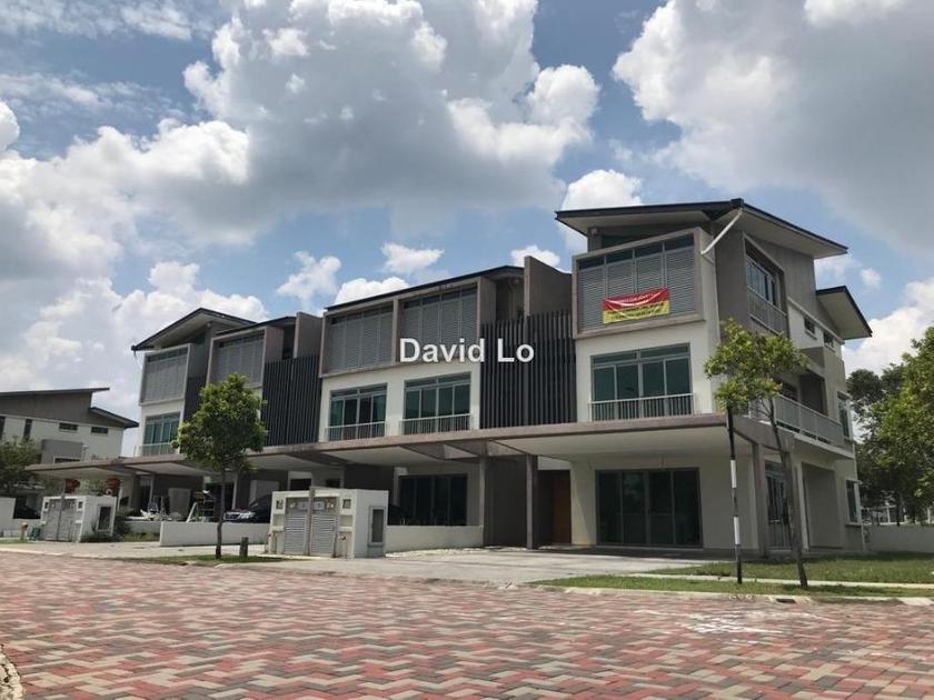 D Island Residence Puchong Corner Lot 3 Sty Terrace Link House 5 1 Bedrooms For Sale Iproperty Com My