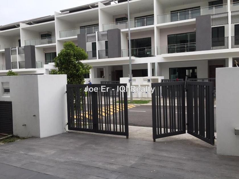 Sierra 16 Puchong South 16 Sierra Puchong Intermediate 3 Sty Terrace Link House 5 1 Bedrooms For Sale Iproperty Com My