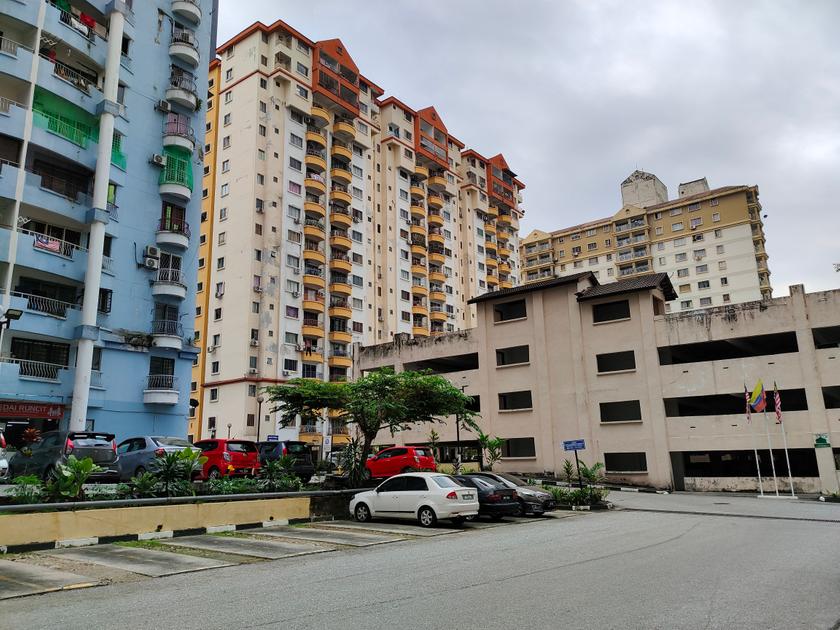 Vista Angkasa Intermediate Apartment 3 bedrooms for sale in Pantai