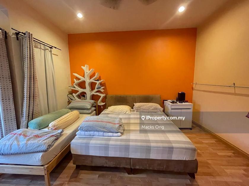 BU 1, Bandar Utama Intermediate 2sty Terrace/Link House 4 bedrooms for