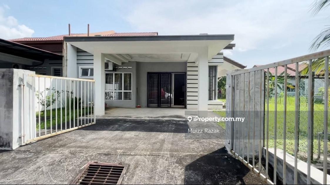 Taman Sri Dagang 2, Banting Semidetached House 4 bedrooms for sale