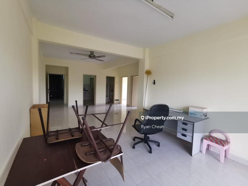 Mount Karunmas Intermediate Condominium 3 bedrooms for rent in Balakong