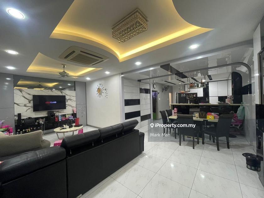 Desa Baiduri kulaijaya, Kulai Intermediate 2sty Terrace/Link House 4