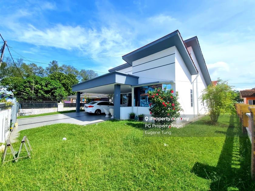 Bungalow at Taman Perwira, Taman Robina, Air Tawar Bungalow 6 bedrooms